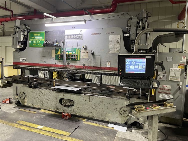 Cincinnati 135AF X 12 FT. Autoform 7-Axis CNC Press Brake 135 Ton