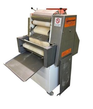 Universum KASPER 40 GR A  Croissant wrapping machine