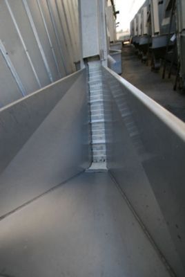Others Stainless Steel Hopper Feed Tank With Intralox Elevator Discharge