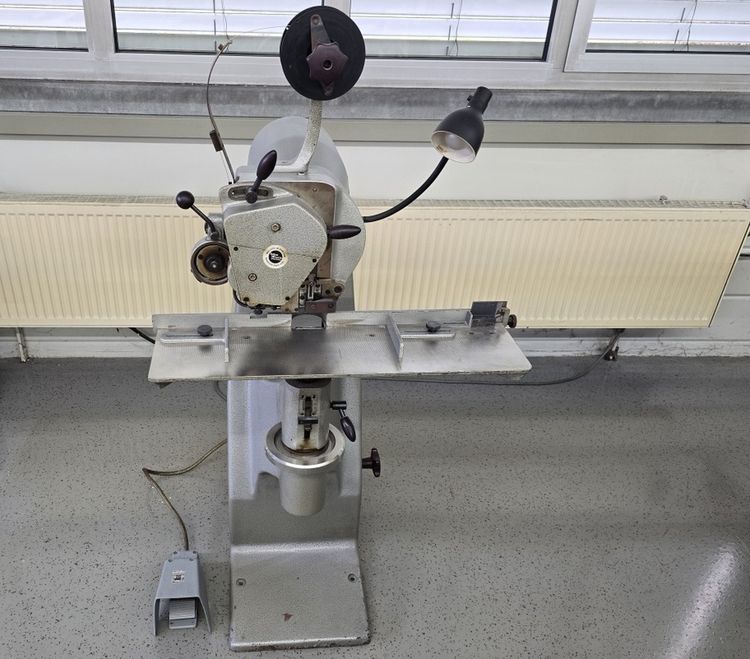 Hohner Favorit wire stitching machine