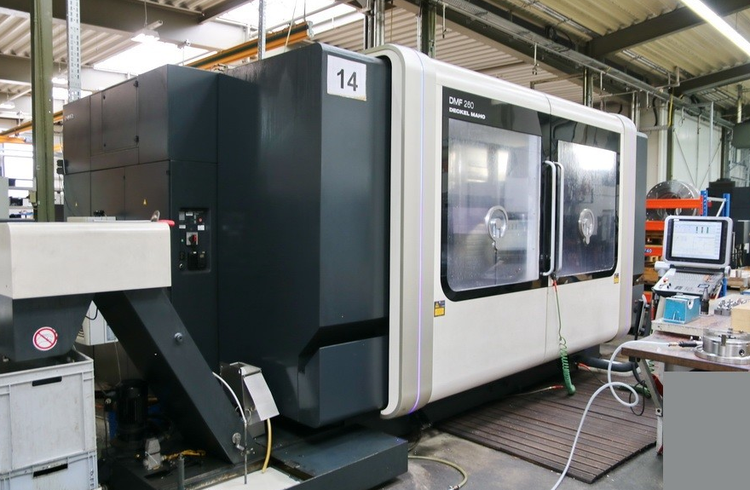 Deckel Maho DMF 260 New Design 3 Axis