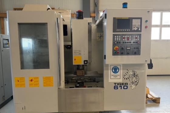 Microcut Fanuc Oi-MC Variable Speed Challenger VMC2418 2 Axis