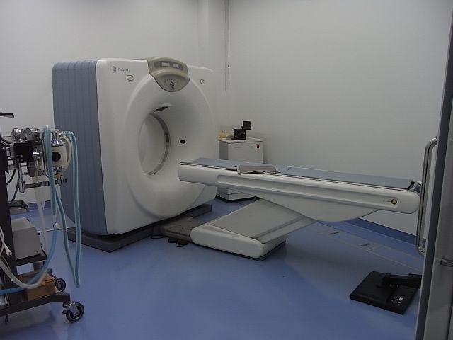 2 GE Prospeed F2 CT Scanner