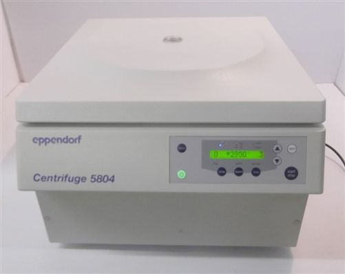Eppendorf 5804, Benchtop Centrifuge with A-4-44 Rotor