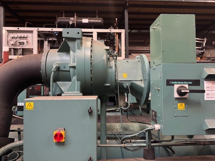 4 York YDHD 46DD 1,600 kW / 470.58 tons