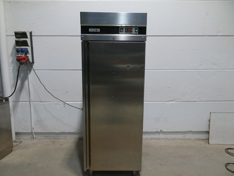 Friulinox AR7-2, Refrigerator
