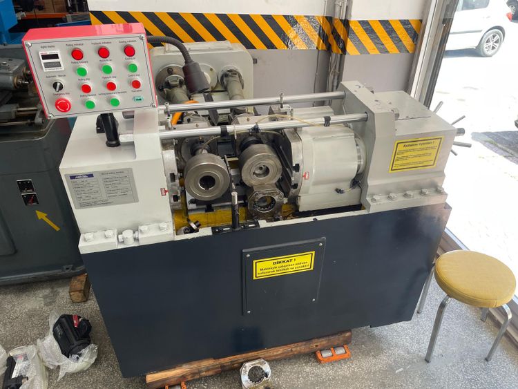 Mega MEGA 20 TON Thread rolling capacity: 6–42 mm