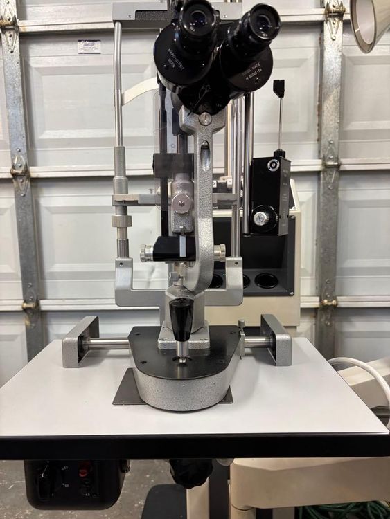 Haag Streit 900 Slit Lamp