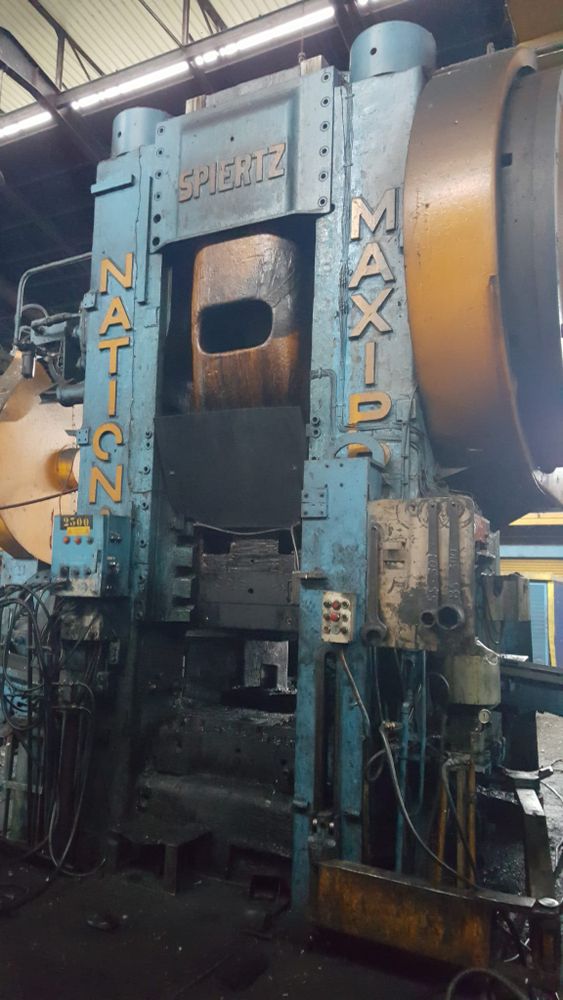 National MAXIPRESS 2500t 2500 ton