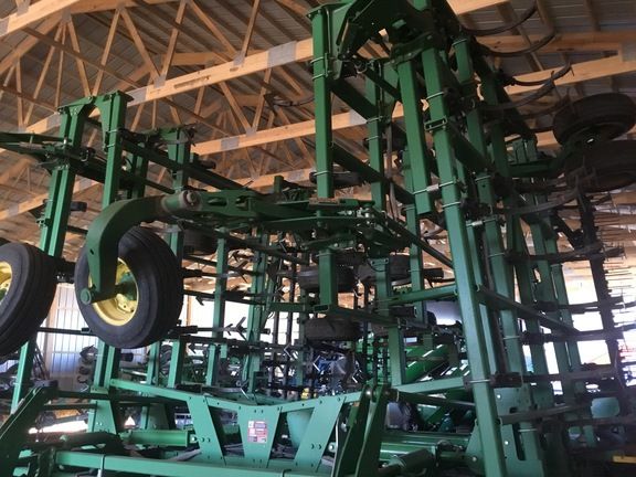 John Deere 2210 Field Cultivators 5070