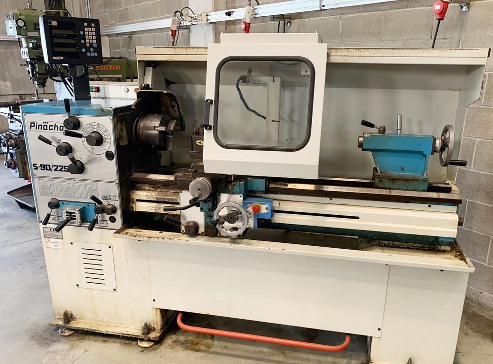 Pinacho universal lathe 2200 rpm S90/225