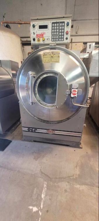Milnor 95lb. Washer Extractor