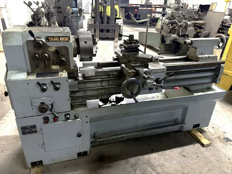 Yang Engine Lathe 1800 RPM IRON YAM-1000G
