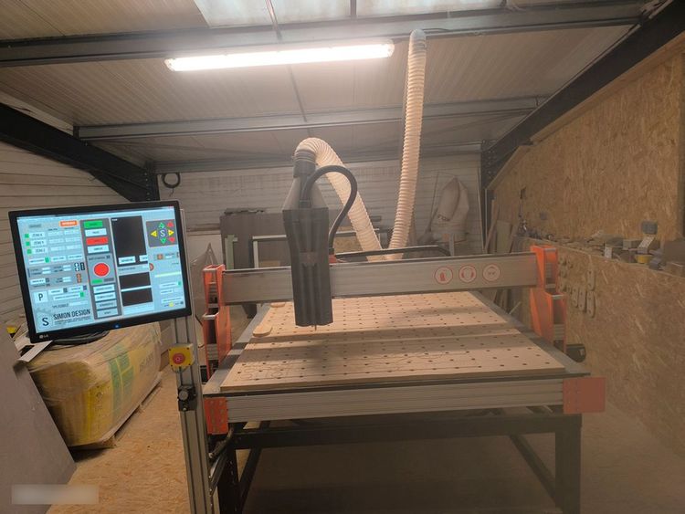 Simon CNC milling machine with a moving gantry 3-axis