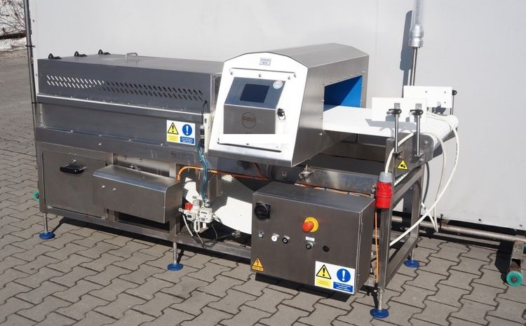 Loma IQ3 MD Conveyor Metal detector