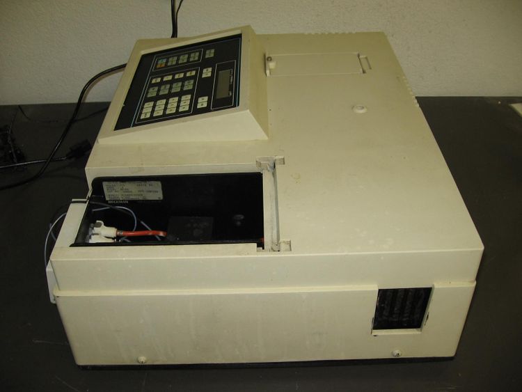 Beckman DU-65 Spectrophotometer