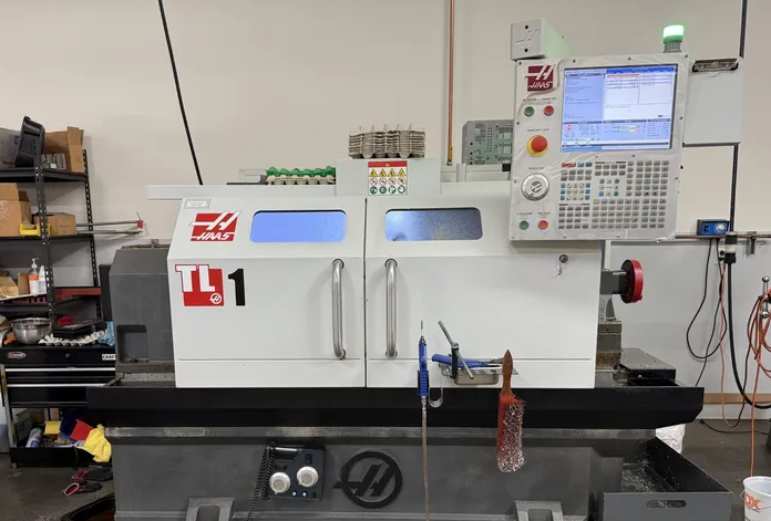 Haas HAAS CNC Control wtih electronic hand wheels 1800 RPM TL-1 2 Axis