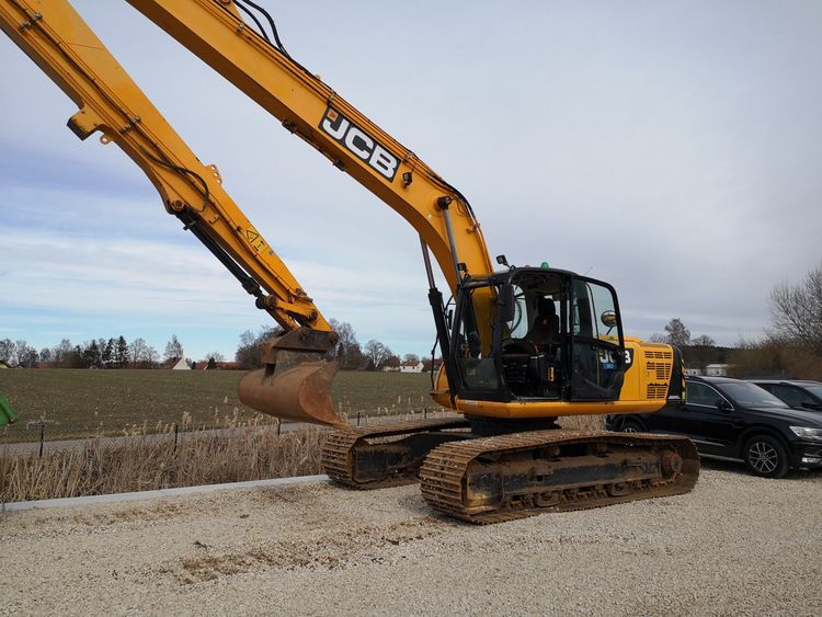 JCB JS 220 long reach LangArm Tracked Excavators