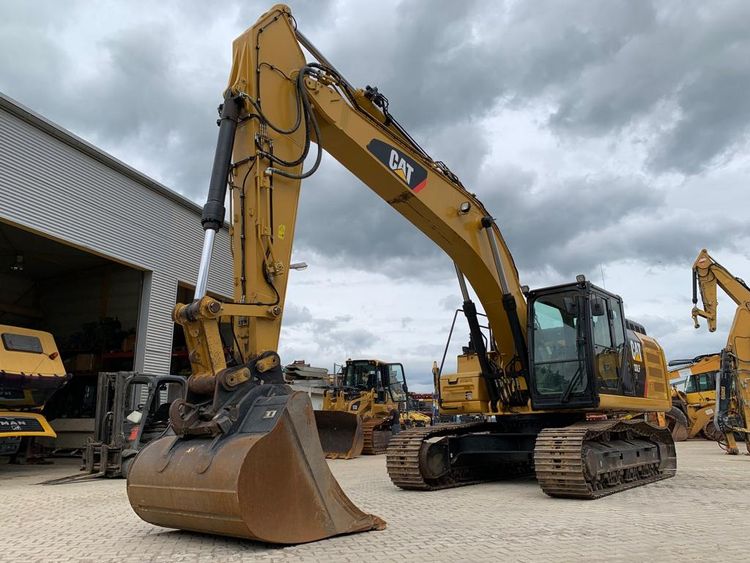 Caterpillar 330F LN Tracked Excavator