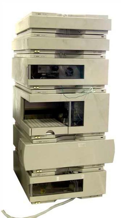 Agilent 1100 HPLC System with DAD Detector and computer