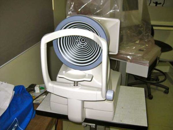 Topcon CA-800 Corneal Analyzer