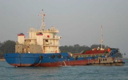 Self-Propelled Split Hopper Barge