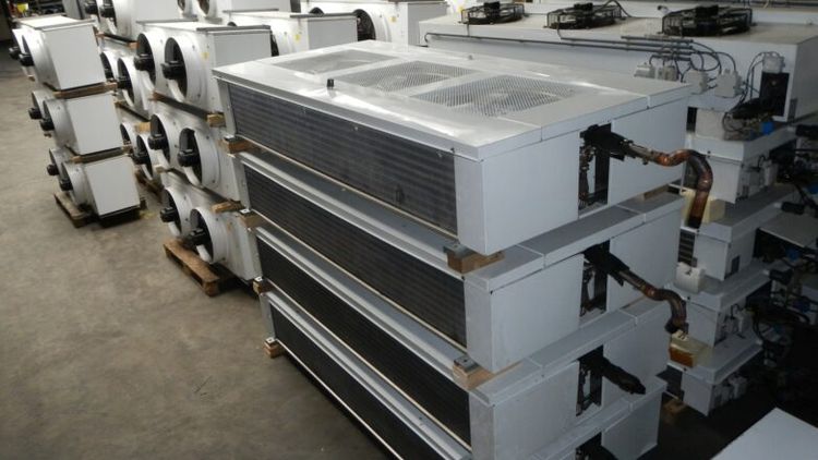 Helpman LDX-287 evaporator with 3 fans.