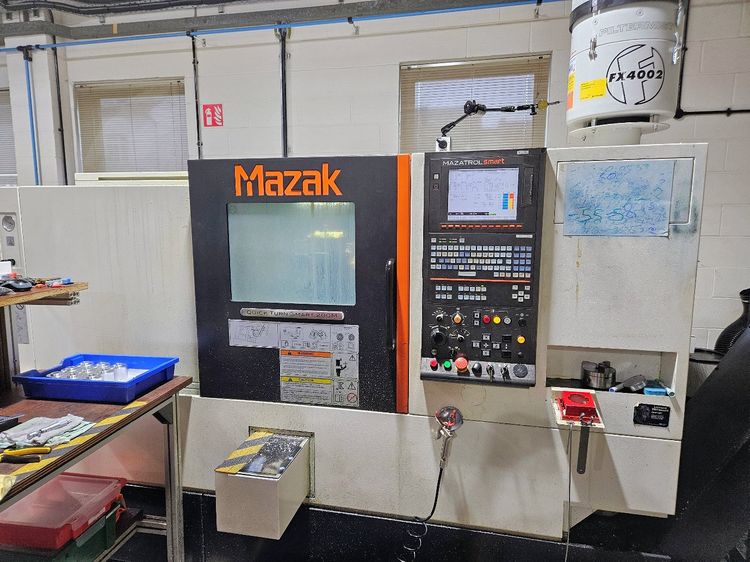 Mazak MAZATROL SMART 5000rpm Quick Turn Smart 200M 3 Axis