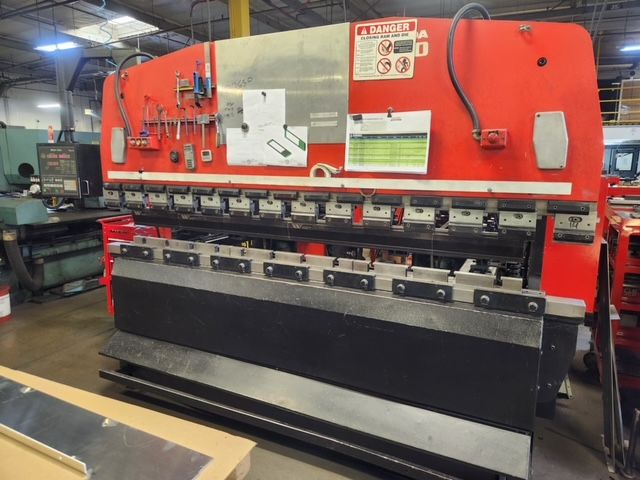 Amada RG-100 CNC Brake 110 Ton