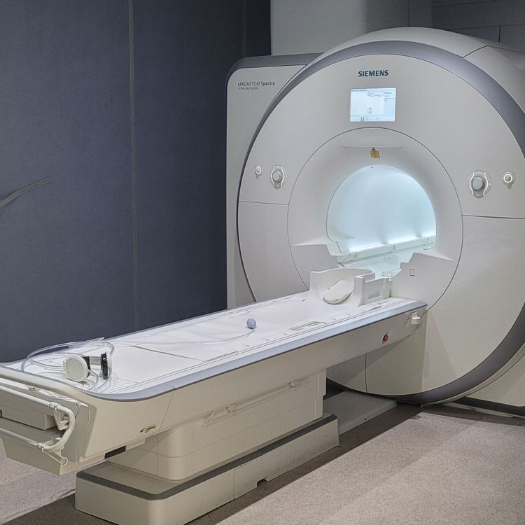 Siemens Spectra 3.0T MRI