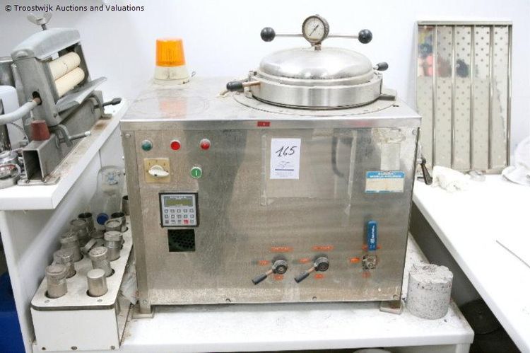 laboratory autoclave