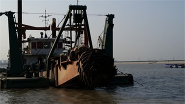 750 mm (30-inch) Cutter Suction Dredger (CSD) IHC Beaver 4600