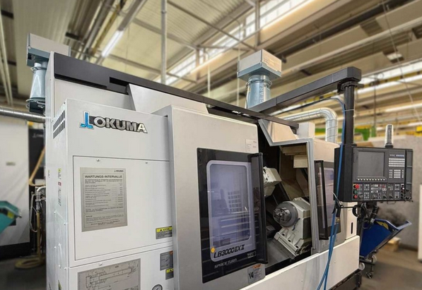 Okuma OSP-P 300LA 5000 rpm LB3000EXII-MYW800 2 Axis
