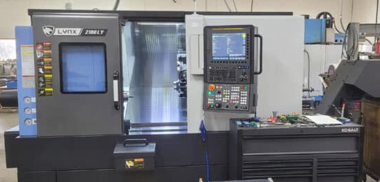 Doosan Fanuc Series CNC Control 4500 RPM DN Solutions Lynx 2100LYB 2 Axis
