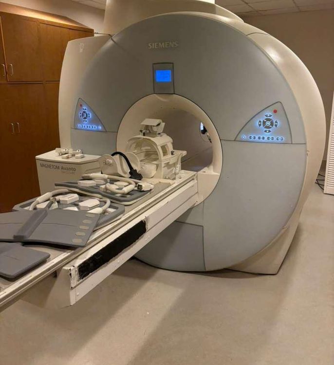 Siemens Avanto 8 CH MRI
