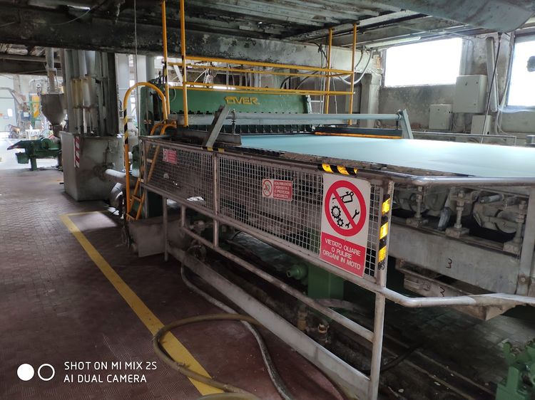 OverMeccanica Excellent kraft - packing grades paper machine w/ waste stock prep 2.540 mm 80-200 gsm 75 tpd