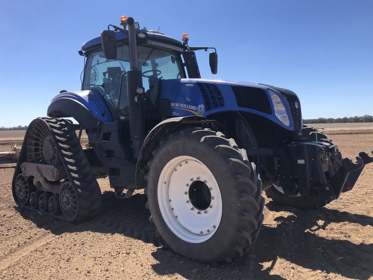 New Holland T8.435 Tractor