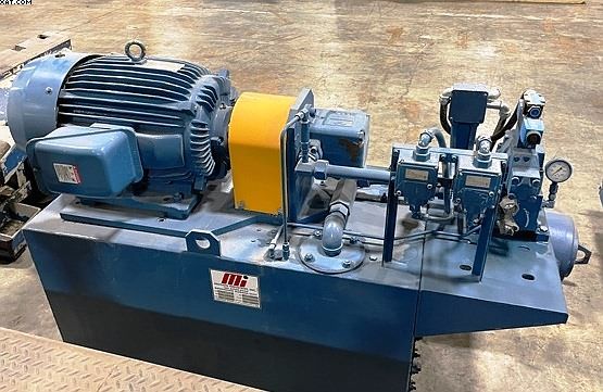 Lummus 1001 Baler,