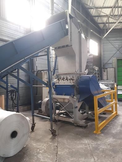 Bruno Folcieri 90 kw 800 x 700 x 530 mm.