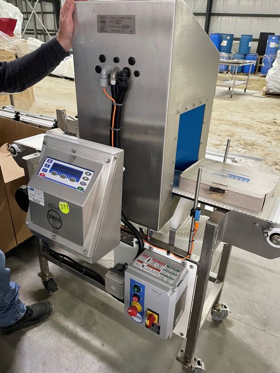 Loma IQ3 Metal Detector