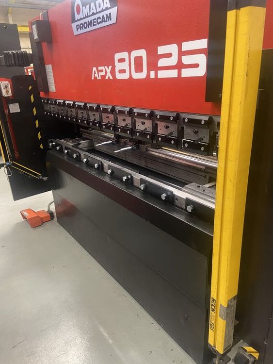 Amada APX 8025 80 t