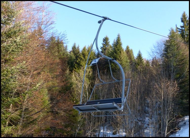 Poma 3-seat chairlift