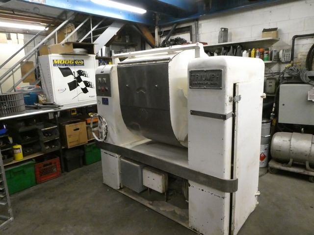 Triumph 3-Pocket Horizontal Mixer