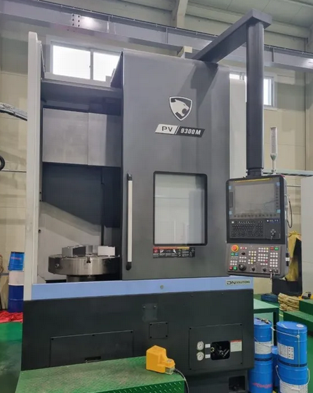 Doosan DN SOLUTIONS PV 9300M Table diameter 32"