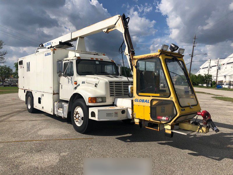 Global 2100, Aircraft Deicer