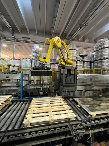 Fanuc M-410 Robot Palletizer