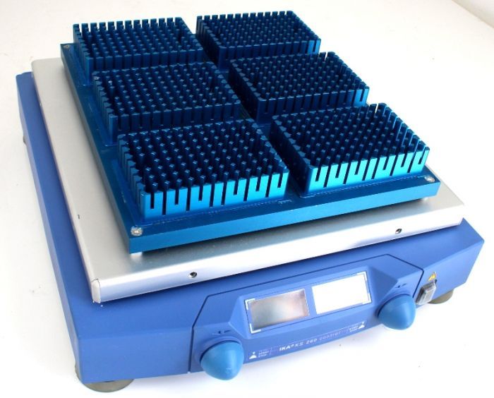 IKA 260 control Shaker heating/cooling microplate attachment