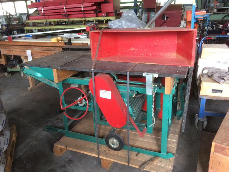 Sliding table saw