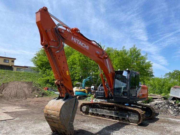 Hitachi ZX200-7 Tracked Excavator