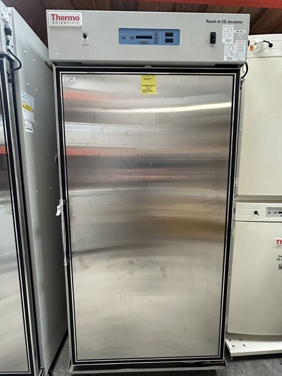 Thermo Fisher Scientific 3950 Reach In CO2 Incubator